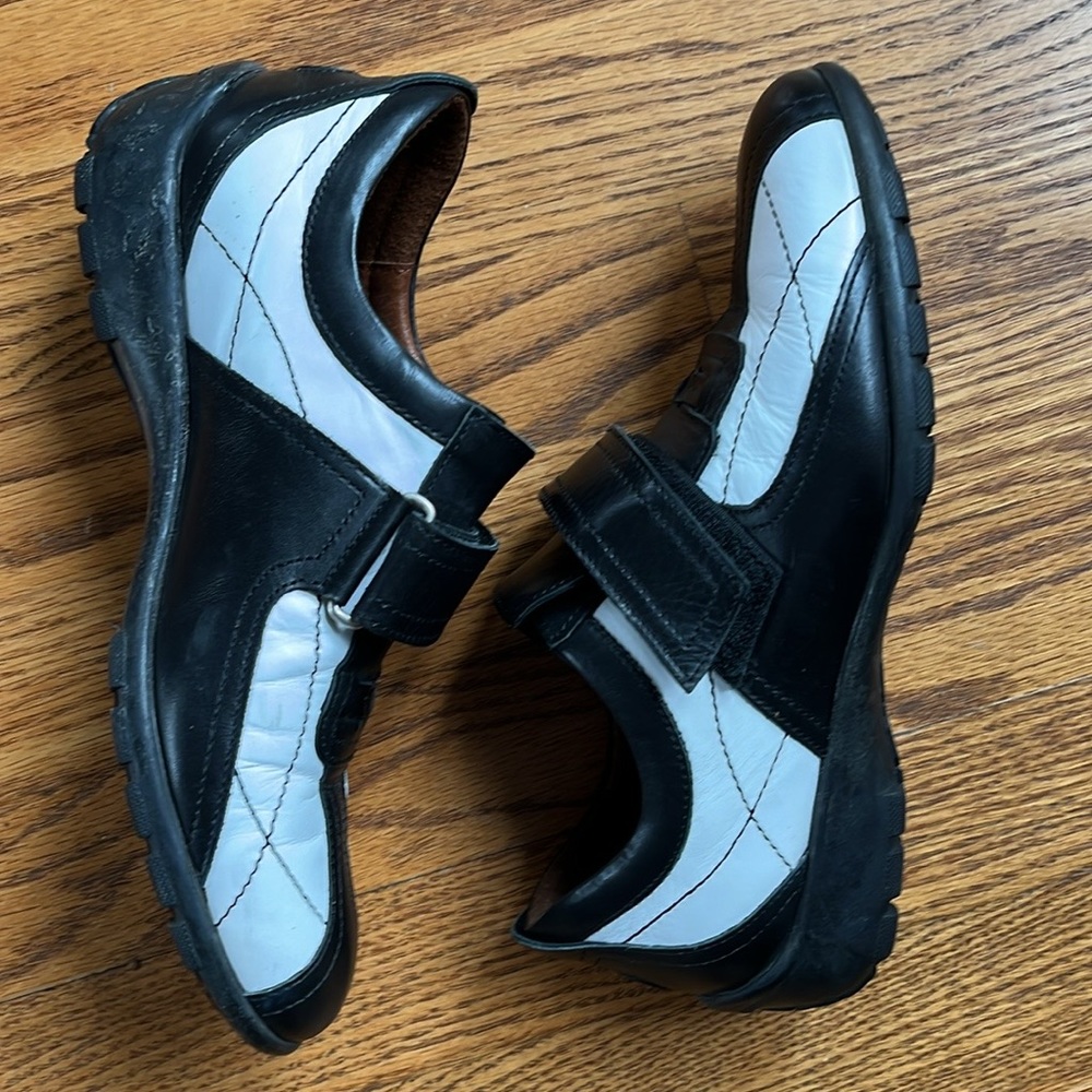 Donald J Pliner - Italian Leather Sport Black/White - Sneakers Size 6